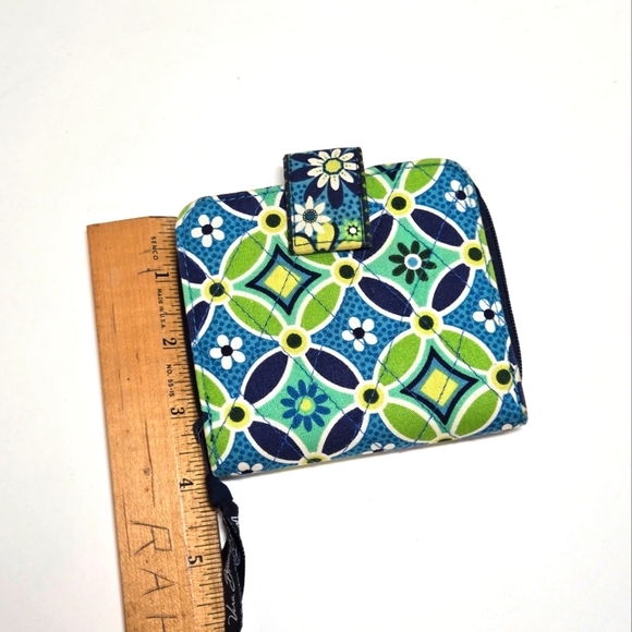 Vera Bradley Daisy Daisy Bi-fold Wallet Zippered Coin Velcro Excellent Condition - Picture 7 of 7